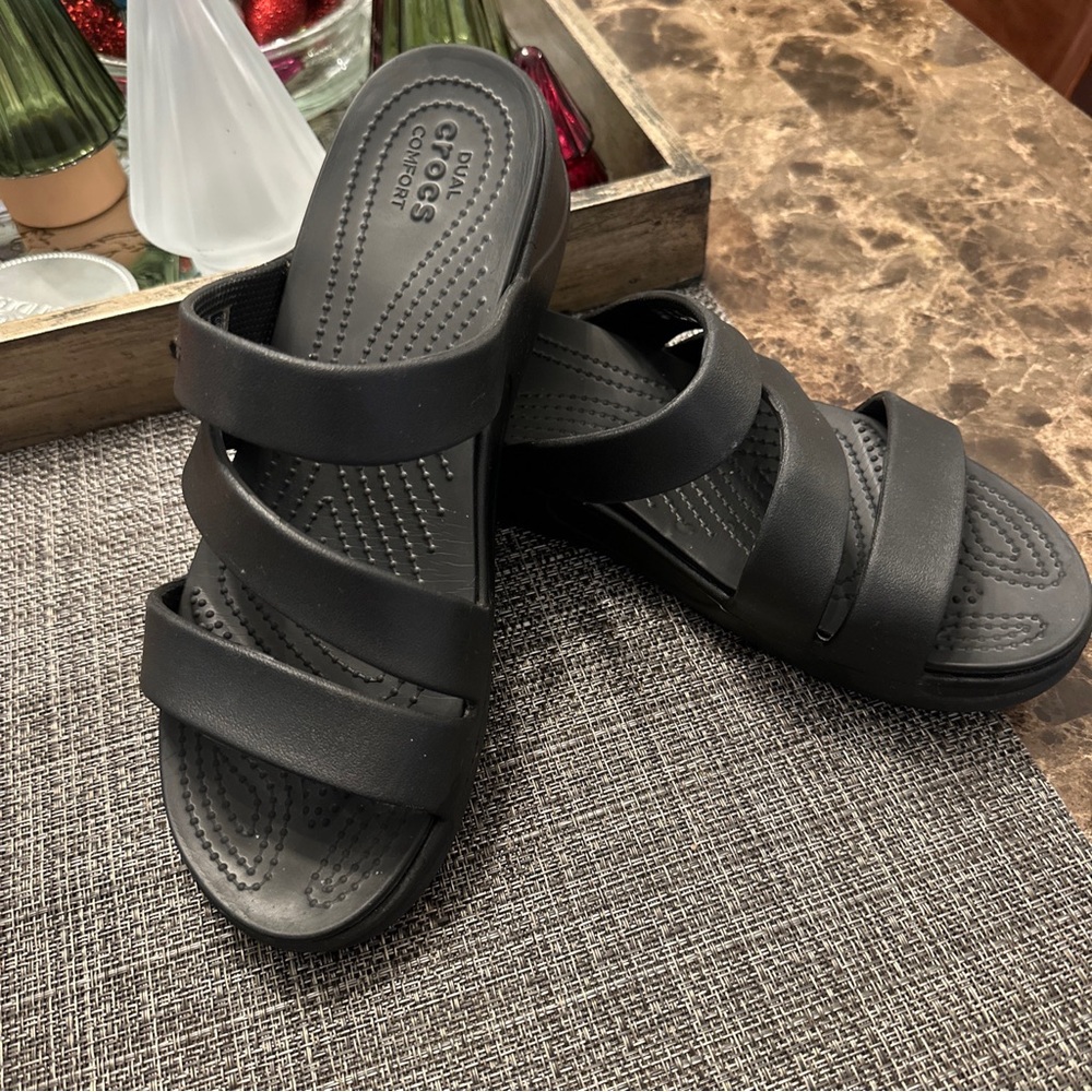 CROCS Dual Comfort ￼ Slip-On Wedge Black Women's Size 10 EXCELLENT CONDITION
